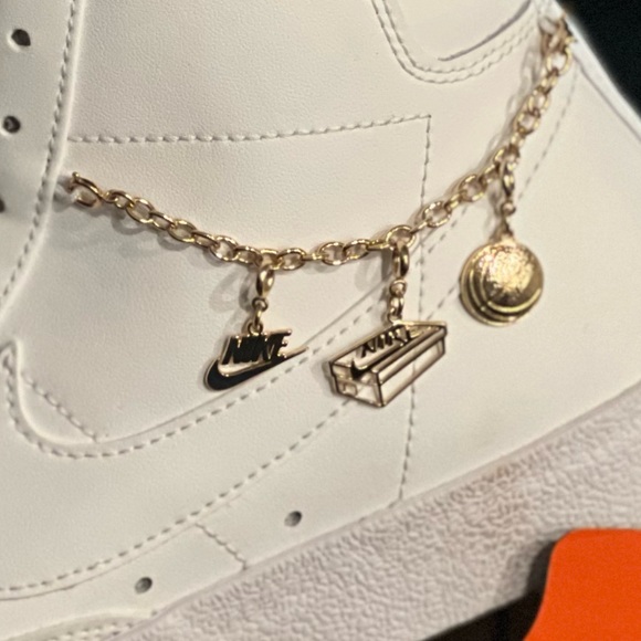 White Nike Blazers - Picture 6 of 8